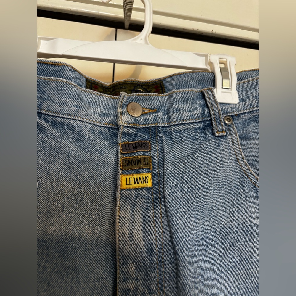 Gorgeous detailed jean shorts! Size 36